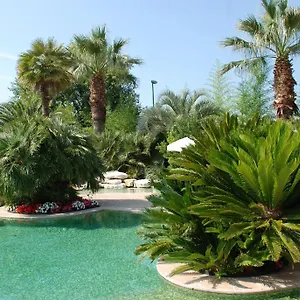 Villa Domaine De Respelido, Carros